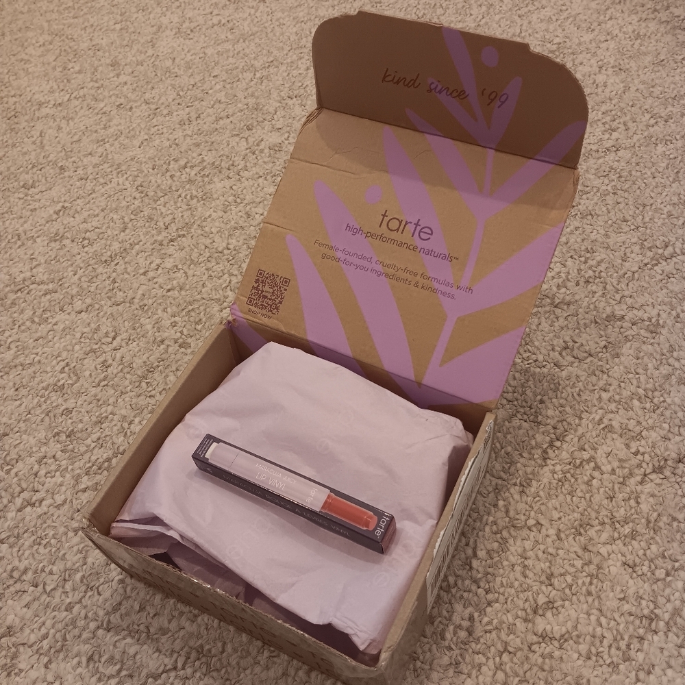 NIB! Tarte Lip Vinyl "Hibiscus" - Picture 2 of 13